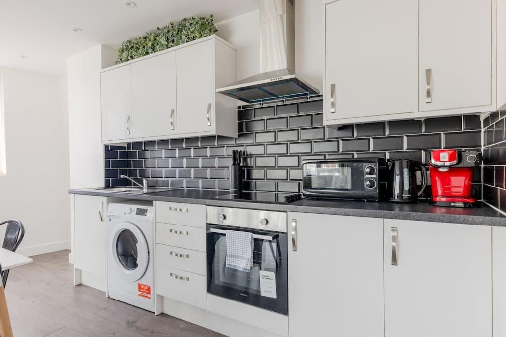 Vertigo Boutique Sleeps 4 London Kingston upon Thames  Ngoại thất bức ảnh